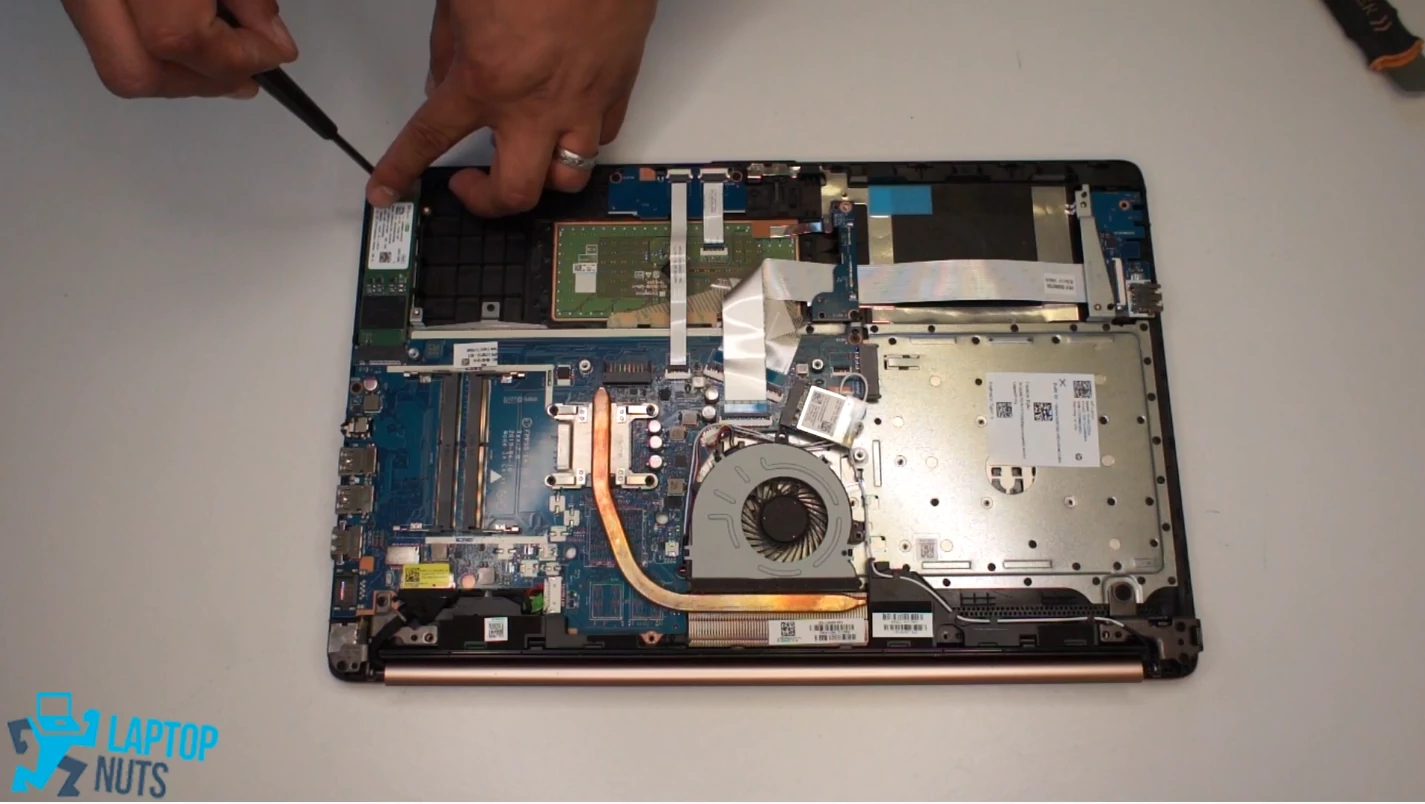 laptop-hp-notebook-15-db1002ds-disassembly-take-apart-sell