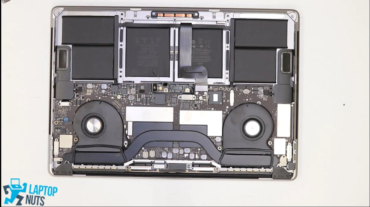 laptop-macbook-pro-a1707-mid-2017-disassembly-take-apart-sell